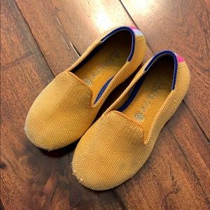 KIDS size 10 Rothys Loafers